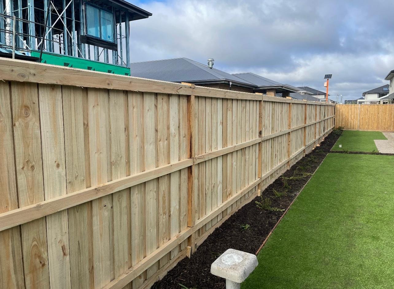 FENCE PACKAGE - TIMBER per PANEL (Height 1950mm - 2.7m)