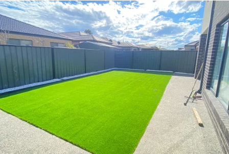 40mm Artificial Natural Green Grass - Lush Green